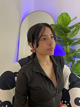  Emily Thompson  online show from 2, 8, 2026