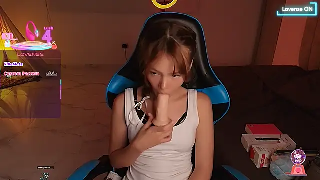 Snapshot of Vanilla_g1rl chatting on 8, 3, 2025 Vanilla g1rl online show from 8, 3, 2025