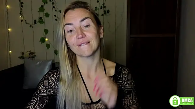 Kiss julli88I online show from 28, 9, 2025