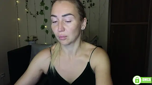 Kiss julli88I online show from 11, 10, 2025