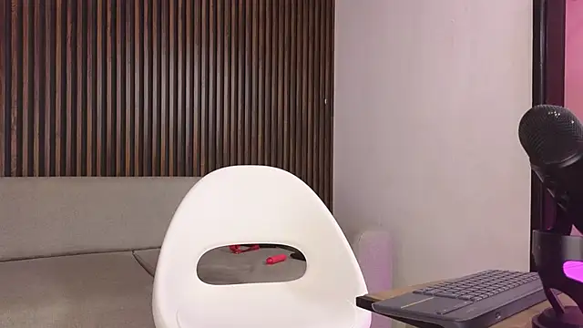 troy rouge online show from 8, 9, 2025