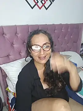 AlessandraLeroy online show from 13, 11, 2025