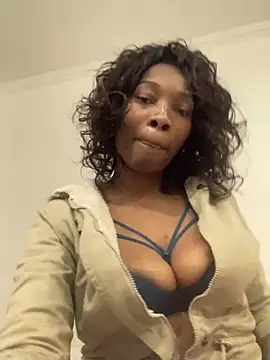 Nahomy gree online show from 11, 3, 2025