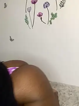 Nahomy gree online show from 10, 10, 2025