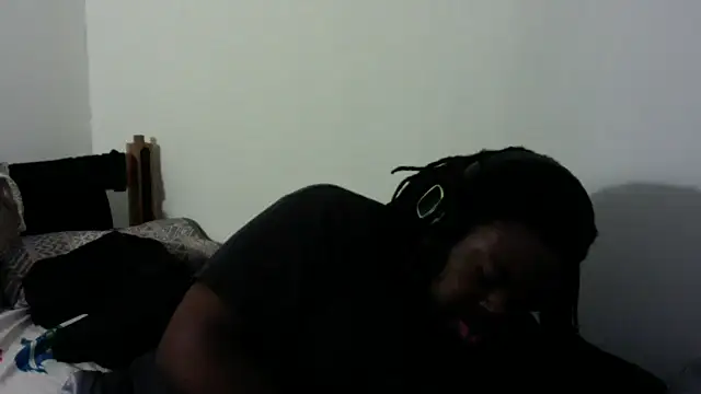 Snapshot of shaniko89isscam chatting on 17, 5, 2026 shaniko89isscam online show from 17, 5, 2026