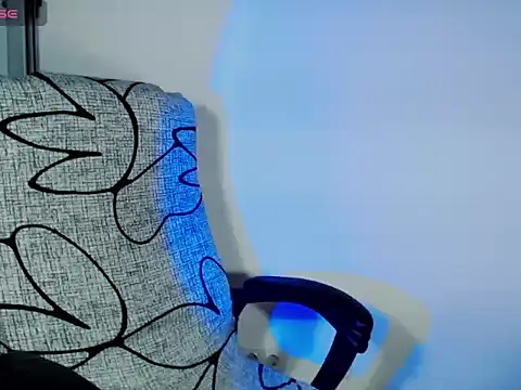 Hannah Kiim online show from 17, 9, 2025