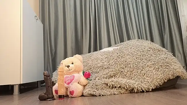 SunnyGlow online show from 12, 11, 2025