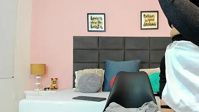 SophiaQueens online show from 17, 10, 2025