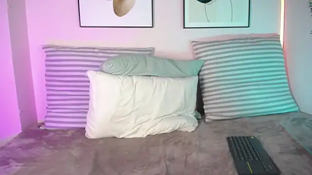 naia xo online show from 21, 3, 2025