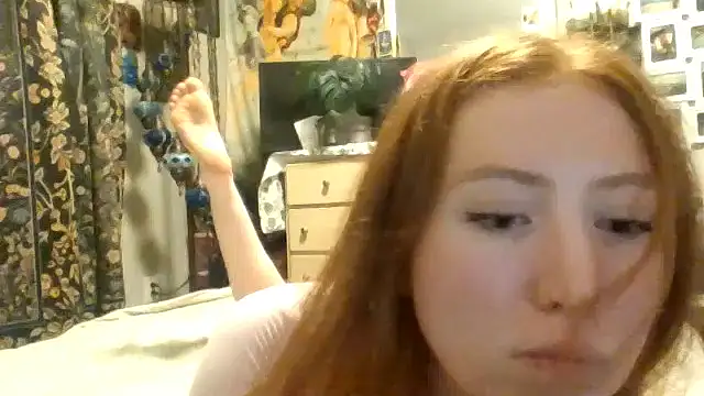Snapshot of RedGingerSnapz chatting on 5, 8, 2026 RedGingerSnapz online show from 5, 8, 2026