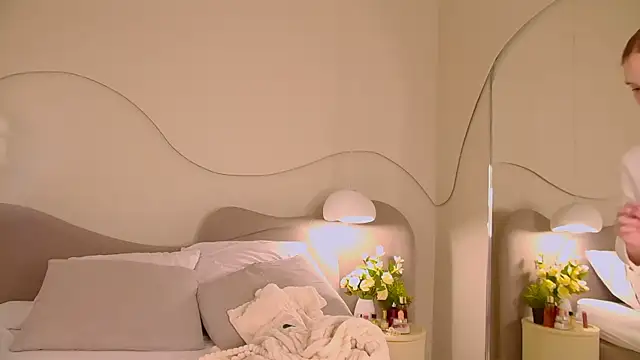 MiraBliss online show from 5, 10, 2025