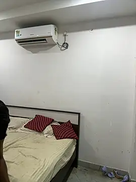 Hotswetie online show from 14, 3, 2025