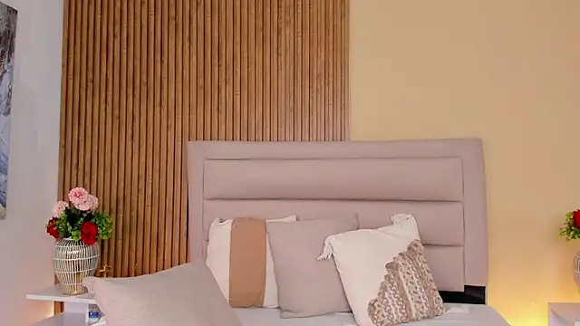 FatimaEvans online show from 18, 12, 2025