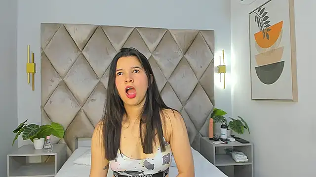 lucianasmith  online show from 21, 3, 2025