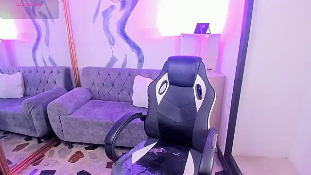 VanessaScott  online show from 10, 3, 2026