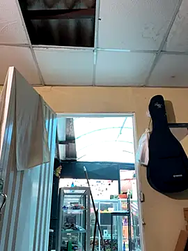 Snapshot of val_zx chatting on 8, 9, 2025 val zx online show from 8, 9, 2025