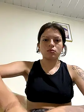 Snapshot of val_zx chatting on 14, 12, 2025 val zx online show from 14, 12, 2025