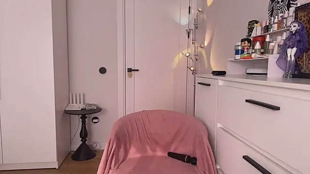 Anna Six online show from 21, 4, 2026