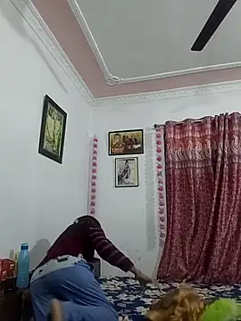 Hotty-Nidhi online show from 21, 12, 2025