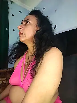 AlexaNovoa  online show from 4, 12, 2025