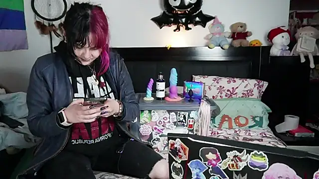 Snapshot of Devil_And_Princess chatting on 3, 2, 2026 Devil And Princess online show from 3, 2, 2026