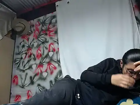 Snapshot of SHARONYJQVI chatting on 27, 9, 2025 SHARONYJQVI online show from 27, 9, 2025