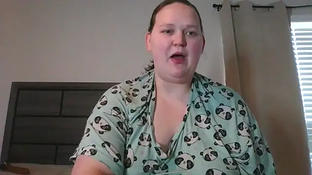 Snapshot of FantasyWifeBri chatting on 28, 11, 2025 FantasyWifeBri online show from 28, 11, 2025