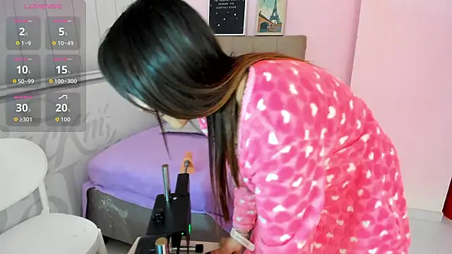 Tania Duque online show from 20, 9, 2025