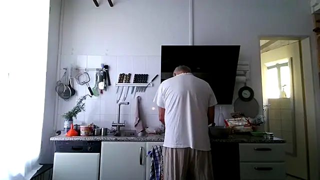 Snapshot of Berg_Boy chatting on 25, 4, 2026 Berg Boy online show from 25, 4, 2026