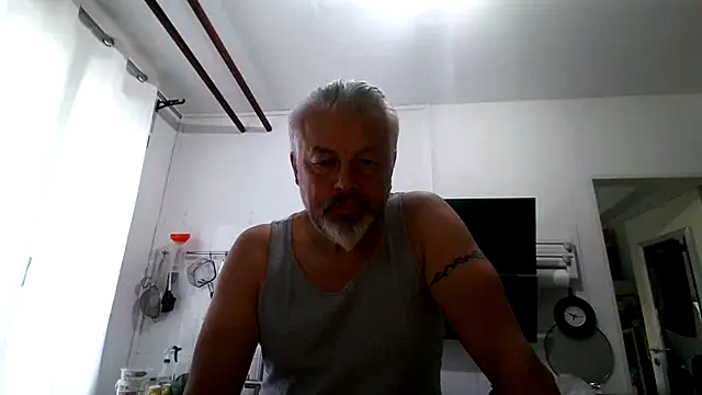 Snapshot of Berg_Boy chatting on 11, 7, 2026 Berg Boy online show from 11, 7, 2026