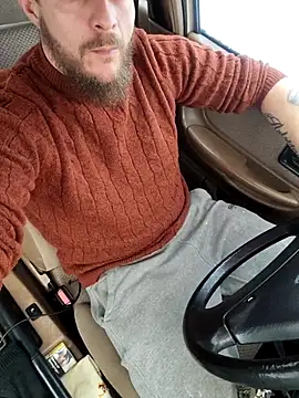 Snapshot of LucysSluttyHubby chatting on 15, 1, 2026 LucysSluttyHubby online show from 15, 1, 2026