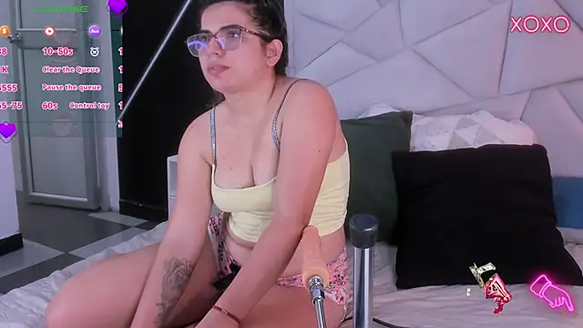 Snapshot of JulietSofia chatting on 4, 2, 2026 JulietSofia online show from 4, 2, 2026