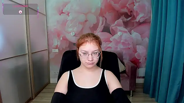 AngelinaLow online show from 4, 12, 2025