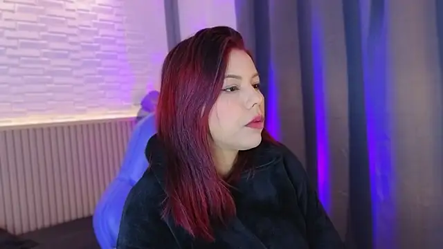 TiffanyWalk online show from 17, 12, 2025