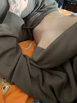 Snapshot of LexieB chatting on 27, 10, 2025 LexieB online show from 27, 10, 2025