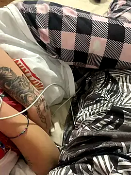 Snapshot of LexieB chatting on 4, 11, 2025 LexieB online show from 4, 11, 2025