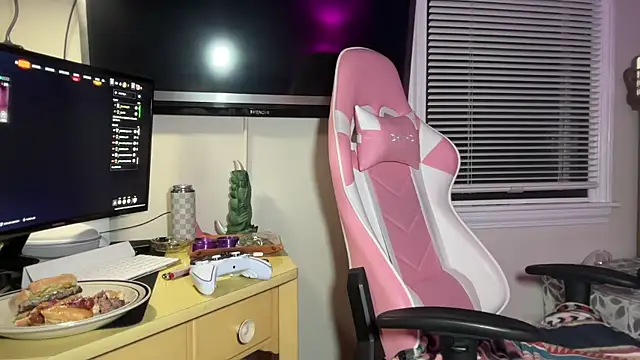 SpaceCowWhore online show from 1, 10, 2025