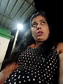 kissmetha online show from 4, 3, 2026