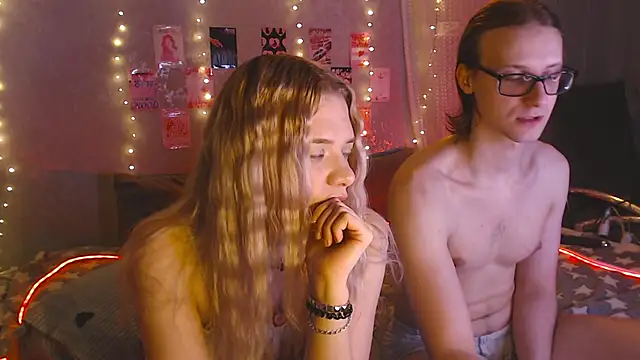 Snapshot of Your_Horny_Friends chatting on 24, 3, 2026 Your Horny Friends online show from 24, 3, 2026