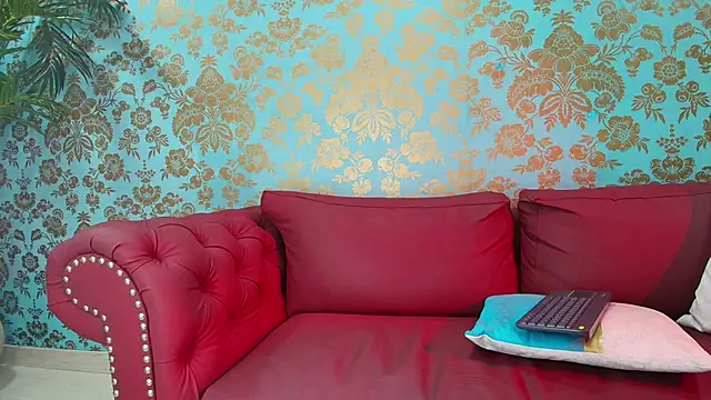 EmmaReyez online show from 12, 9, 2025