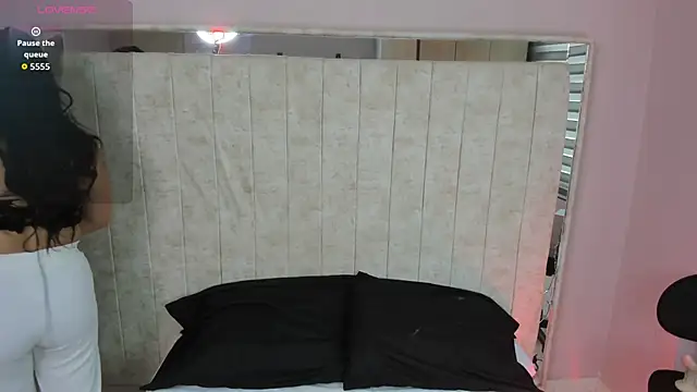 Alice 26  online show from 8, 9, 2025