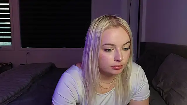 margot robbie7 online show from 8, 10, 2025