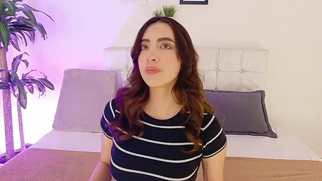 Snapshot of Rebbecawhite_meow chatting on 22, 9, 2025 Rebbecawhite meow online show from 22, 9, 2025