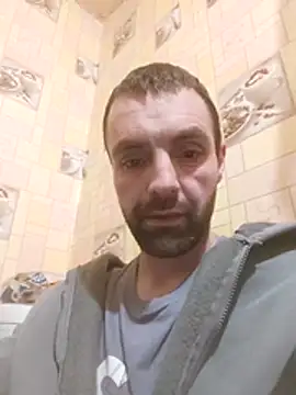 Snapshot of MaksDzubaV chatting on 25, 10, 2025 MaksDzubaV online show from 25, 10, 2025