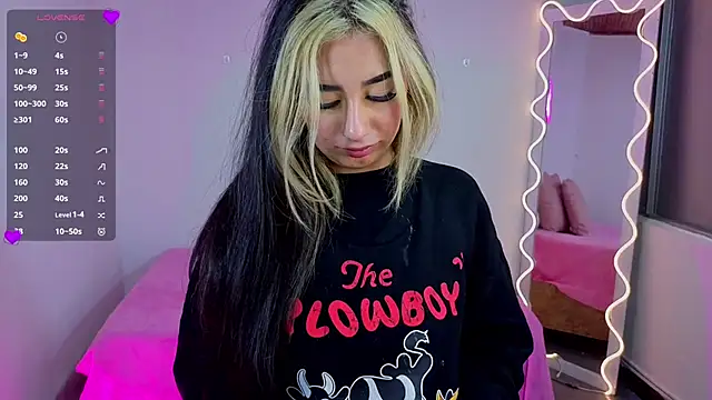 Malory tay1 online show from 2, 12, 2025