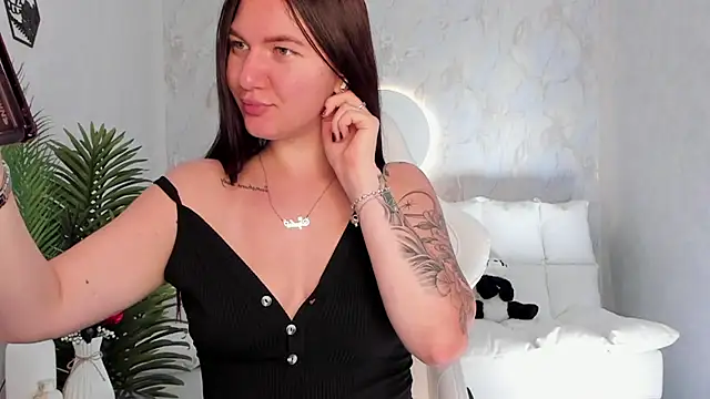 Snapshot of babyisperfect chatting on 11, 9, 2025 babyisperfect online show from 11, 9, 2025