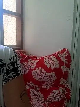 emiliemilf online show from 13, 4, 2026