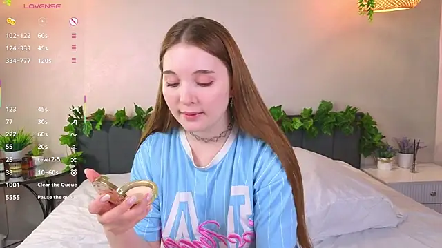 ConstanceHelms online show from 7, 11, 2025