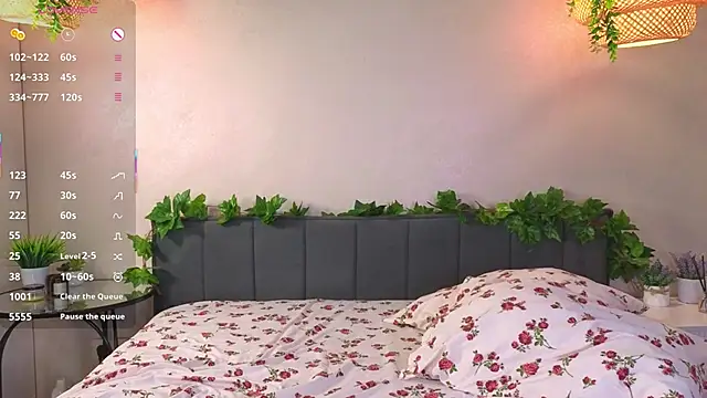 ConstanceHelms online show from 30, 11, 2025