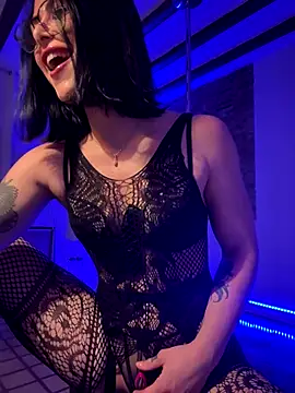 Snapshot of missninasparkle chatting on 15, 9, 2025 missninasparkle online show from 15, 9, 2025